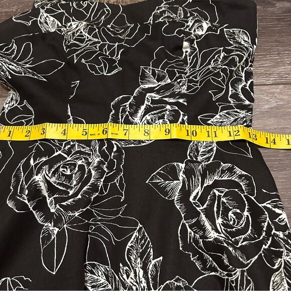 Women’s 50’s Black and White Floral Halter Retro 50’s Pin Up Dress Size Small - Picture 8 of 11